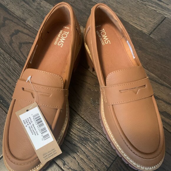 Tom's Cara Loafer, tan leather, size 9, NWT - Picture 2 of 5